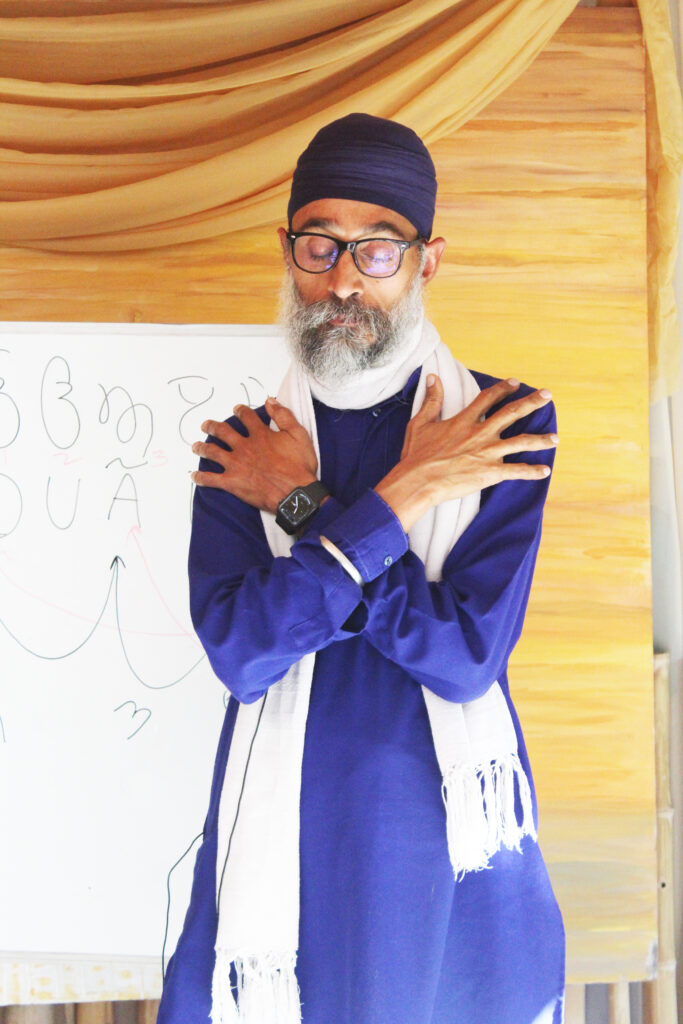Parvinder Singh, Professor indiano de Naad Yoga